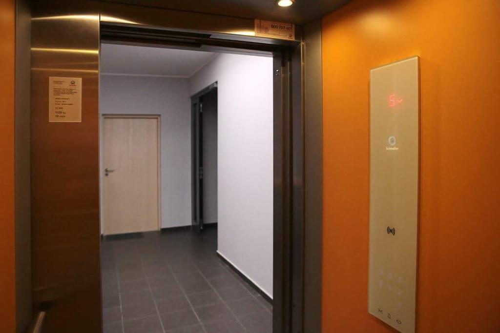 Apartamento estudio de 35 m² en Poznán Centro Ciudad, con 1 baño privado. Exterior foto